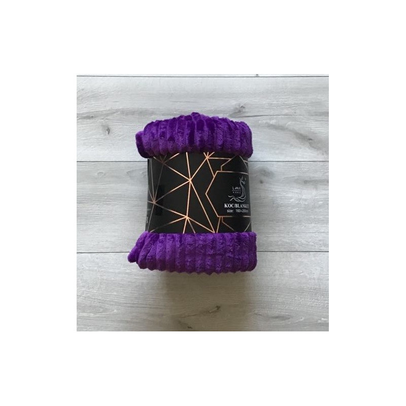 Koc Z Mikrofibry Tłoczony Pasy 160x200cm Ciemny Fiolet