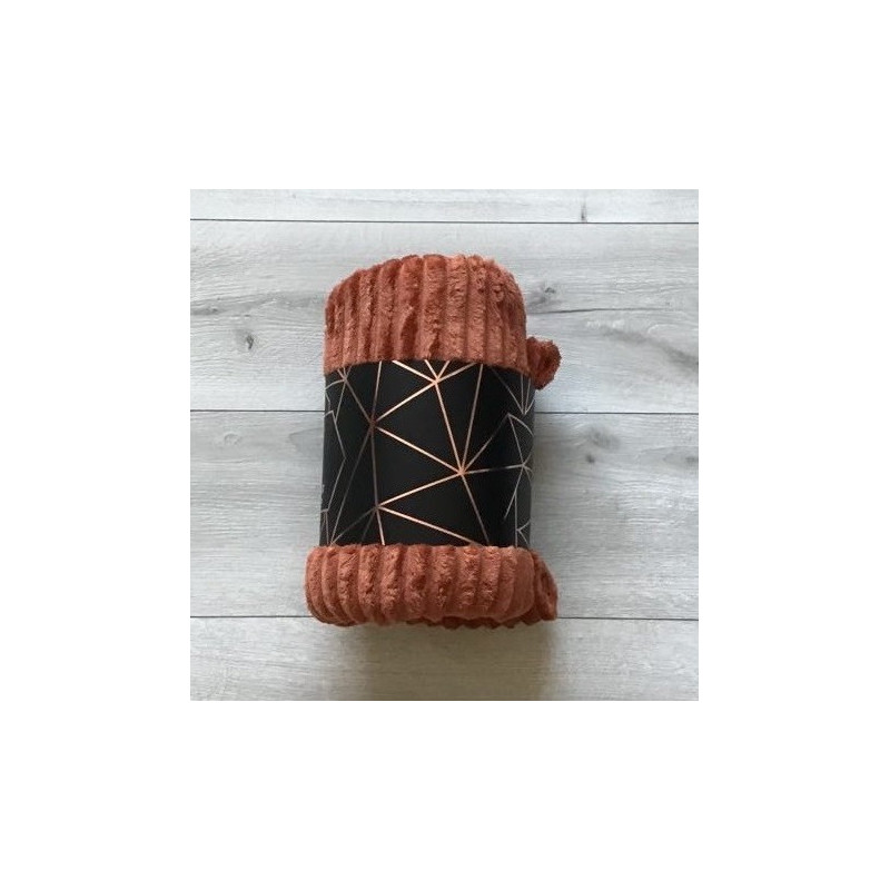 Koc Z Mikrofibry Tłoczony Pasy 160x200cm Rudy Ceglaty