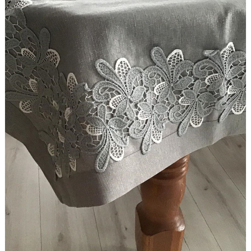 Obrusy Lniane Szare Ze Srebrną Nitką I Szerokim Haftem