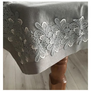 Obrusy Lniane Szare Ze Srebrną Nitką I Szerokim Haftem