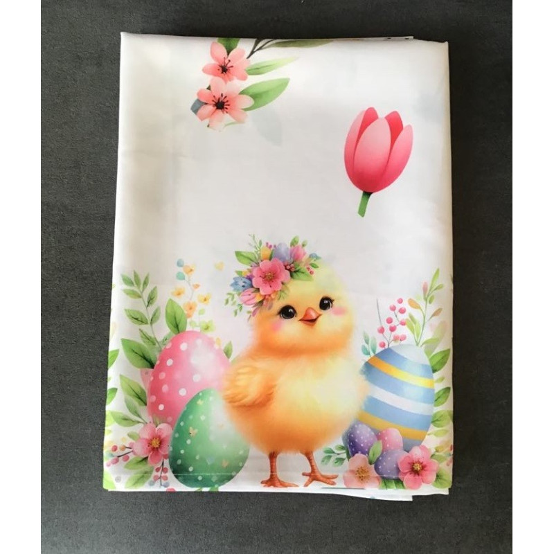 Obrus Biały Z Wzorem Świątecznym Wielkanoc Kurczaczki