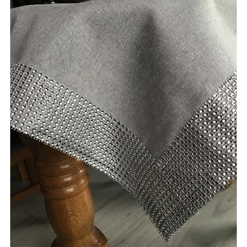 Obrus Szary Ze Srebrną Nitką Obszyty Cekinami