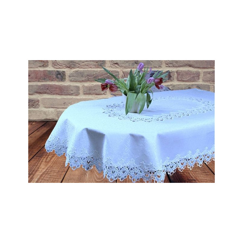 Obrus Owalny Biały Obszyty Elegancką Gipiurą