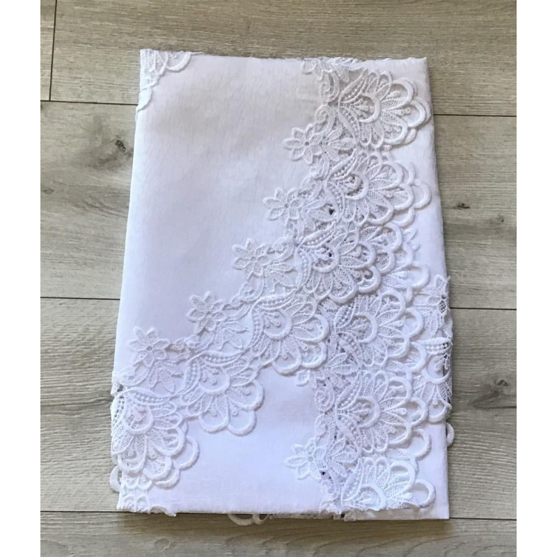 Obrus Owalny Biały Obszyty Elegancką Gipiurą