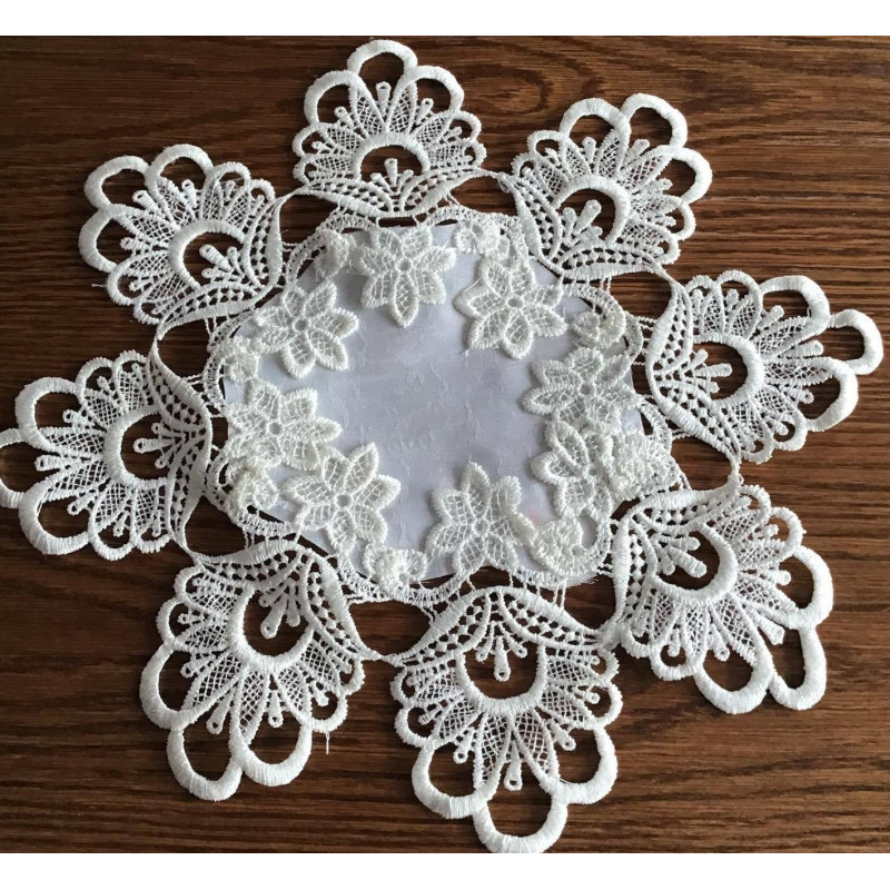 Serwetka Okrągła Ekri Obszyta Gipiurą