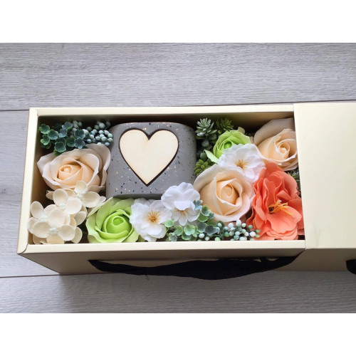 Flower Box Pachnący Mydlany Bukiet Kwiatowy Ze Świecą Zapachową