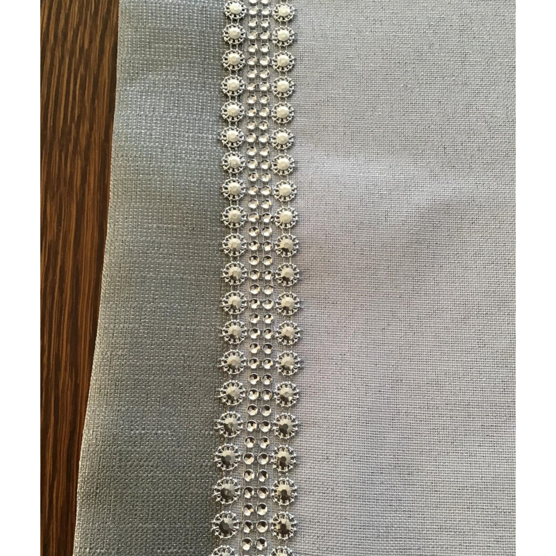 Obrus Biały Ze Srebrną Nitką Z Szarą Lamówką I Z Cekinami