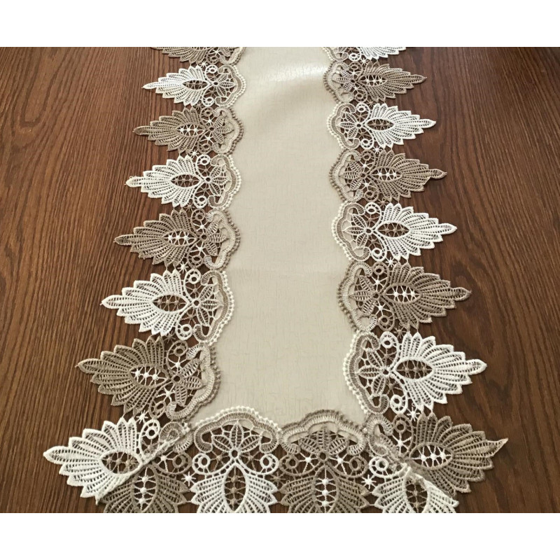 Bieżnik Kremowy Obszyty Beżową Gipiurą