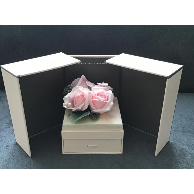 Szkatułka Z Kwiatami Mydlanymi Różyczki Różowe