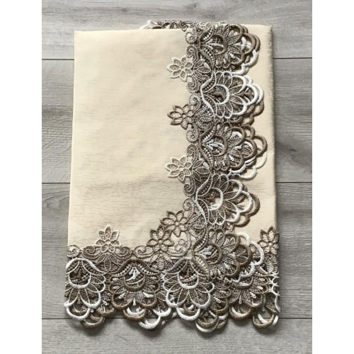 Obrus Ekri z Gipiurą