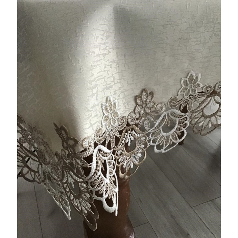 Obrus Ekri z Gipiurą