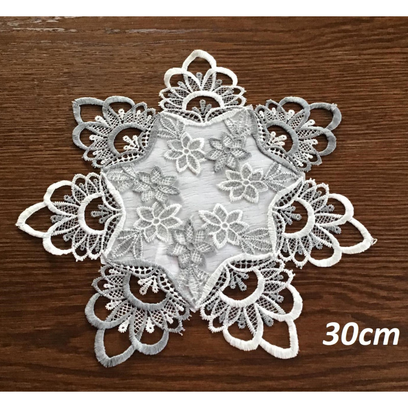 Serwetka Okrągła Biała Obszyta Szarą Gipiurą