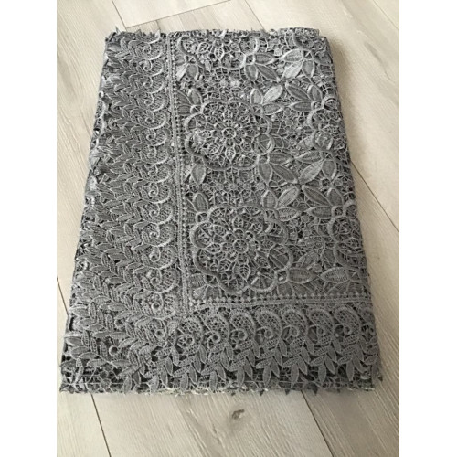Obrus koronkowy szary