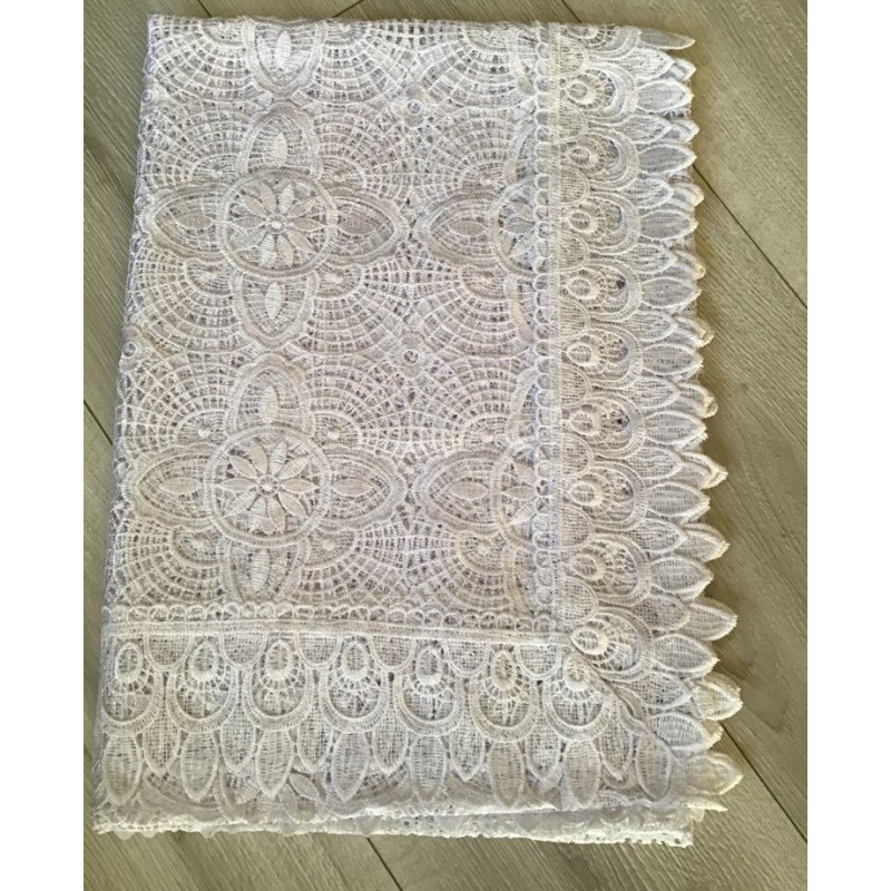 Obrus Z Gipiury Biały