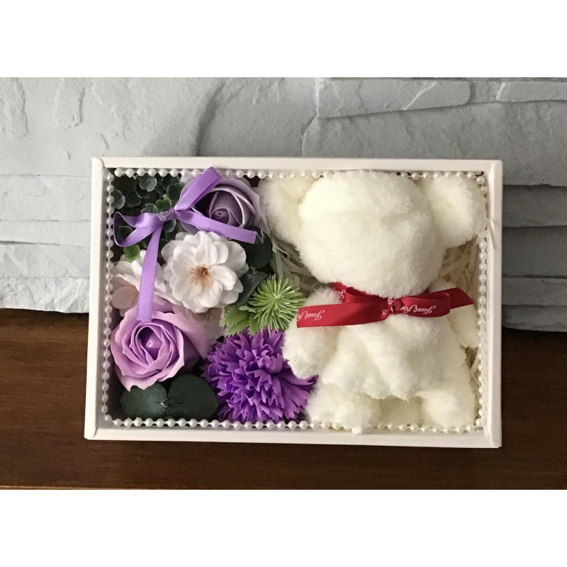 Flower Box Pachnący Mydlany Bukiet Z Ręczniczkiem Fiolet