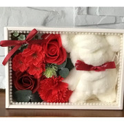 Flower Box Pachnący Mydlany Bukiet Z Ręczniczkiem Czerwony