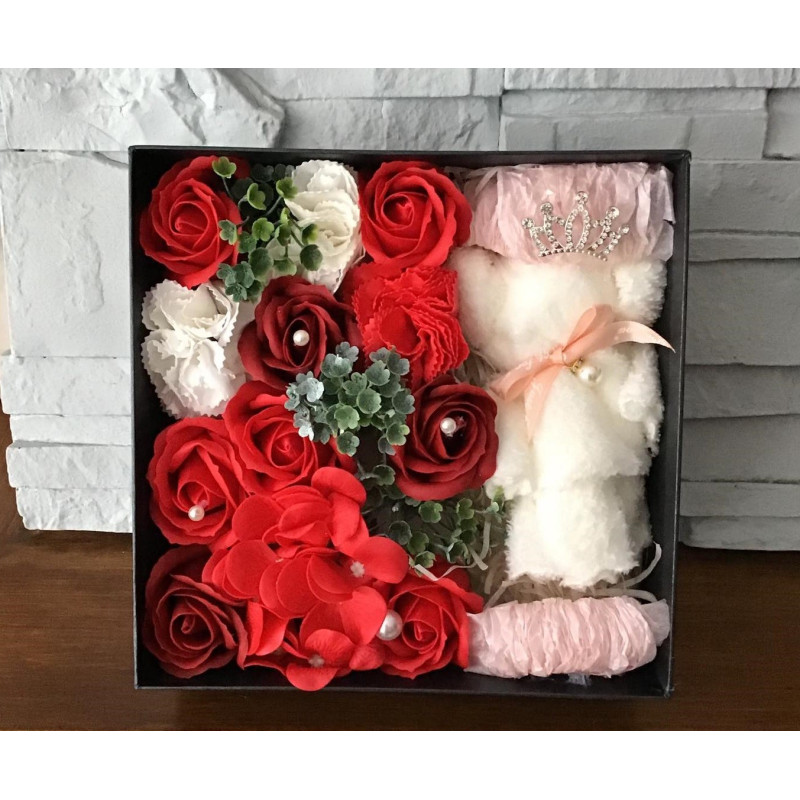 Flower Box Pachnący Mydlany Bukiet Z Ręczniczkiem Czerwony