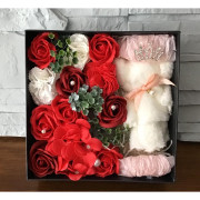 Flower Box Pachnący Mydlany Bukiet Z Ręczniczkiem Czerwony