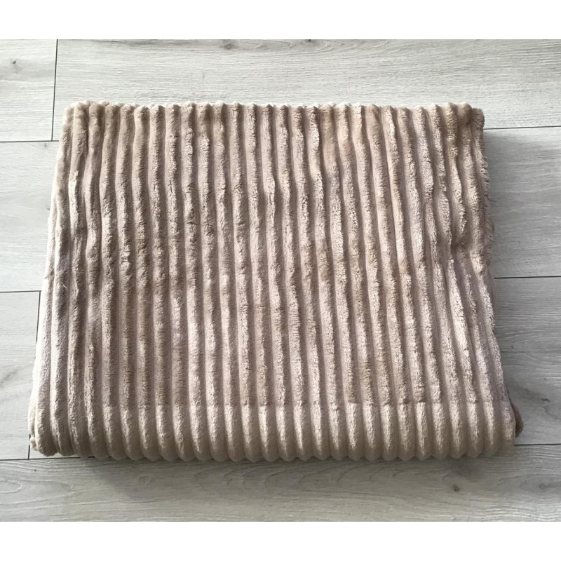 Koc Z Mikrofibry Tłoczony Pasy 160x200cm Beżowy