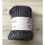 Koc Z Mikrofibry Tłoczony Pasy 160x200cm Szary Ciemny