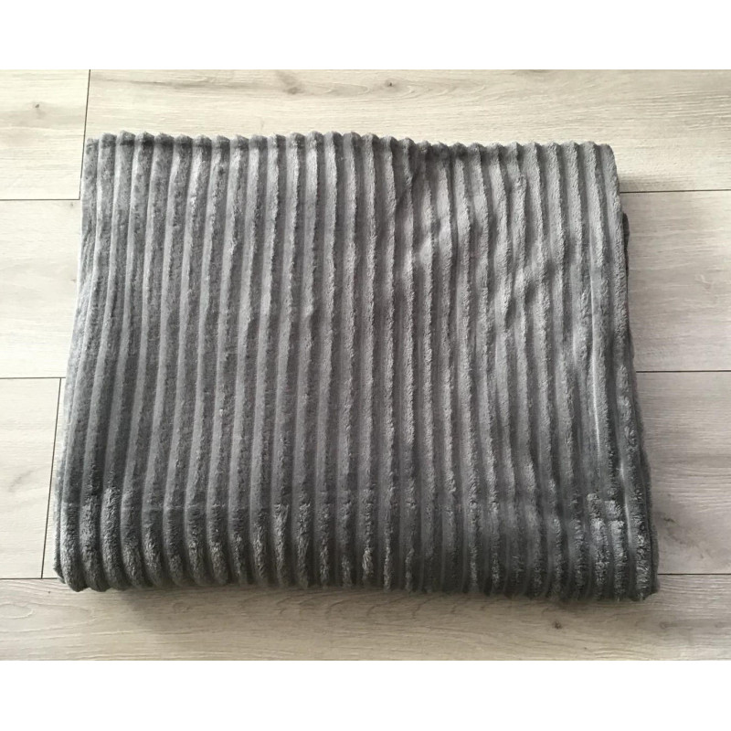 Koc Z Mikrofibry Tłoczony Pasy 220x200cm Szary