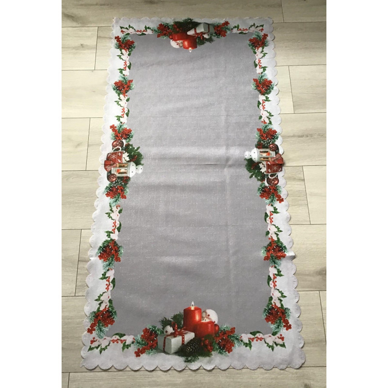 Bieżniki/Serwety Ze Srebrną Nitką Z Nadrukiem Świątecznym Świece