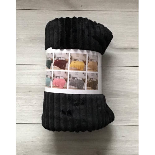 Koc Z Mikrofibry Tłoczony Pasy 160x200cm Czarny