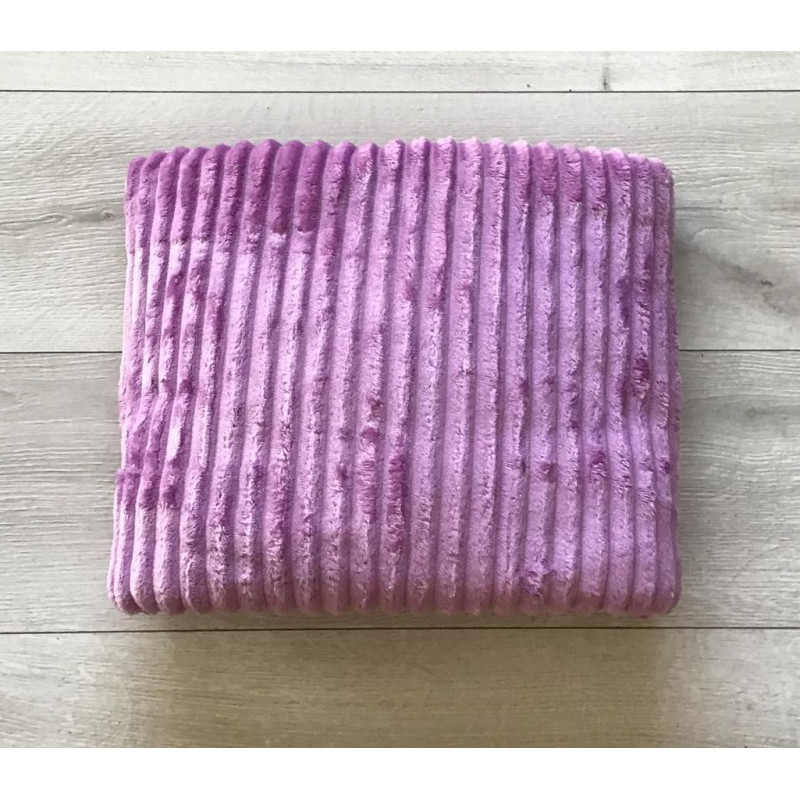 Koc Z Mikrofibry Tłoczony Pasy 160x200cm Jasny Fiolet