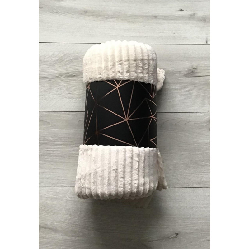 Koc Z Mikrofibry Tłoczony Pasy 220x200cm Kremowy