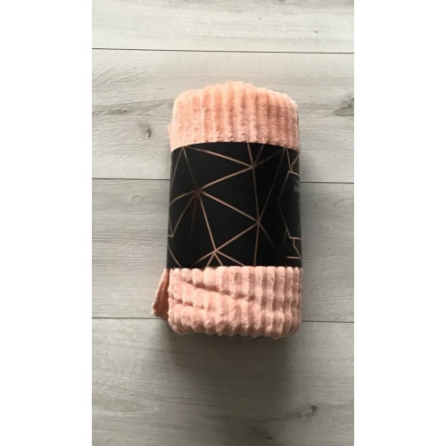 Koc Z Mikrofibry Tłoczony Pasy 160x200cm Łososiowy