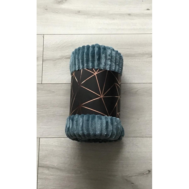 Koc Z Mikrofibry Tłoczony Pasy 160x200cm Morski