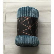 Koc Z Mikrofibry Tłoczony Pasy 160x200cm Morski