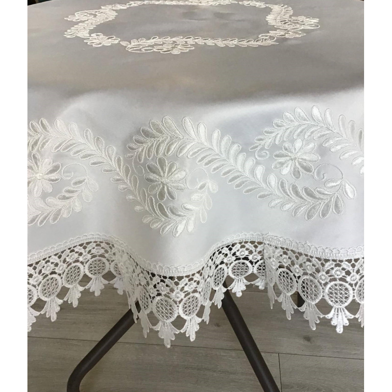 Obrus Okrągły Haftowany Mleczny Biały I Obszyty Gipiurą