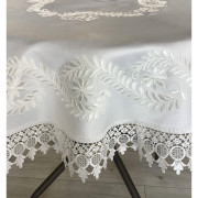 Obrus Okrągły Haftowany Mleczny Biały I Obszyty Gipiurą