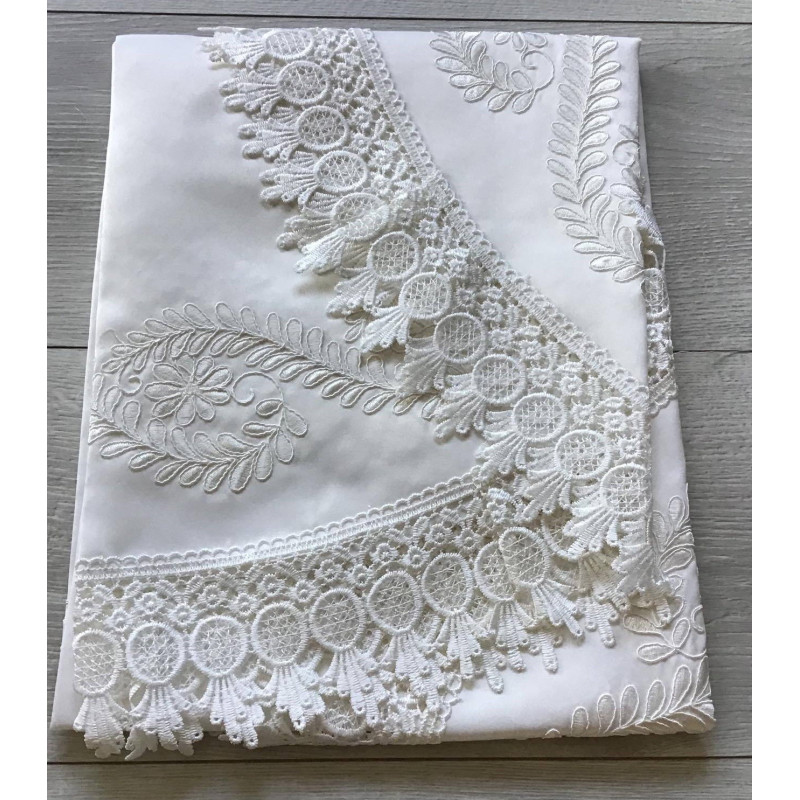 Obrus Okrągły Haftowany Mleczny Biały I Obszyty Gipiurą